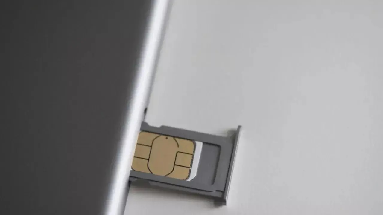 Fiziksel SIM Kartlara Veda: iPhone 17 Serisi ile Dijitalleşme Hızlanıyor
